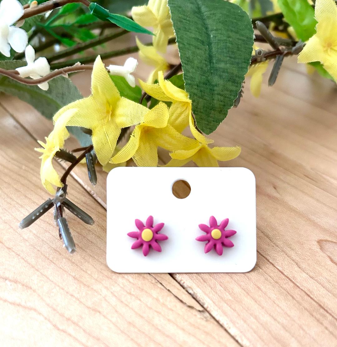 Daisy stud earrings