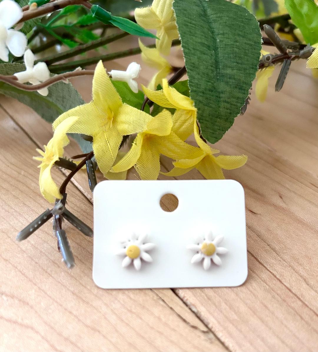Daisy stud earrings