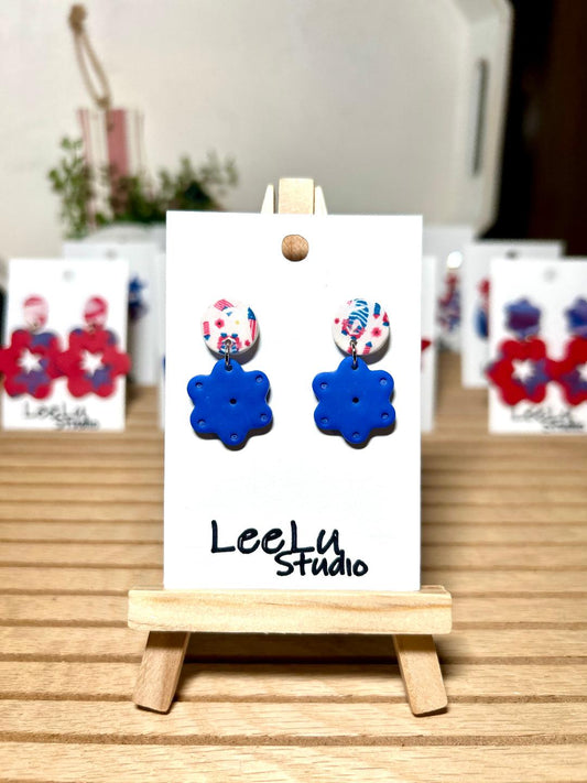 4th of July blue cookie with gnomes' small dangles